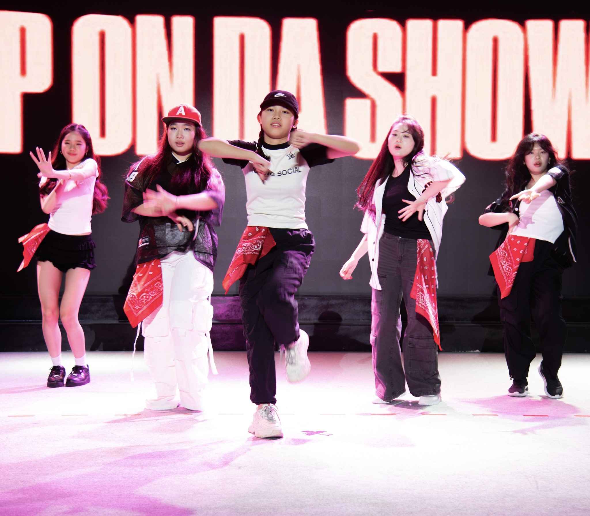 Học sinh BVIS chiến thắng áp đảo tại Lễ hội Nghệ thuật Văn học Sài Gòn 2024 - BVIS STUDENTS TRIUMPH AT THE SAIGON LITERARY ARTS FESTIVAL 2024