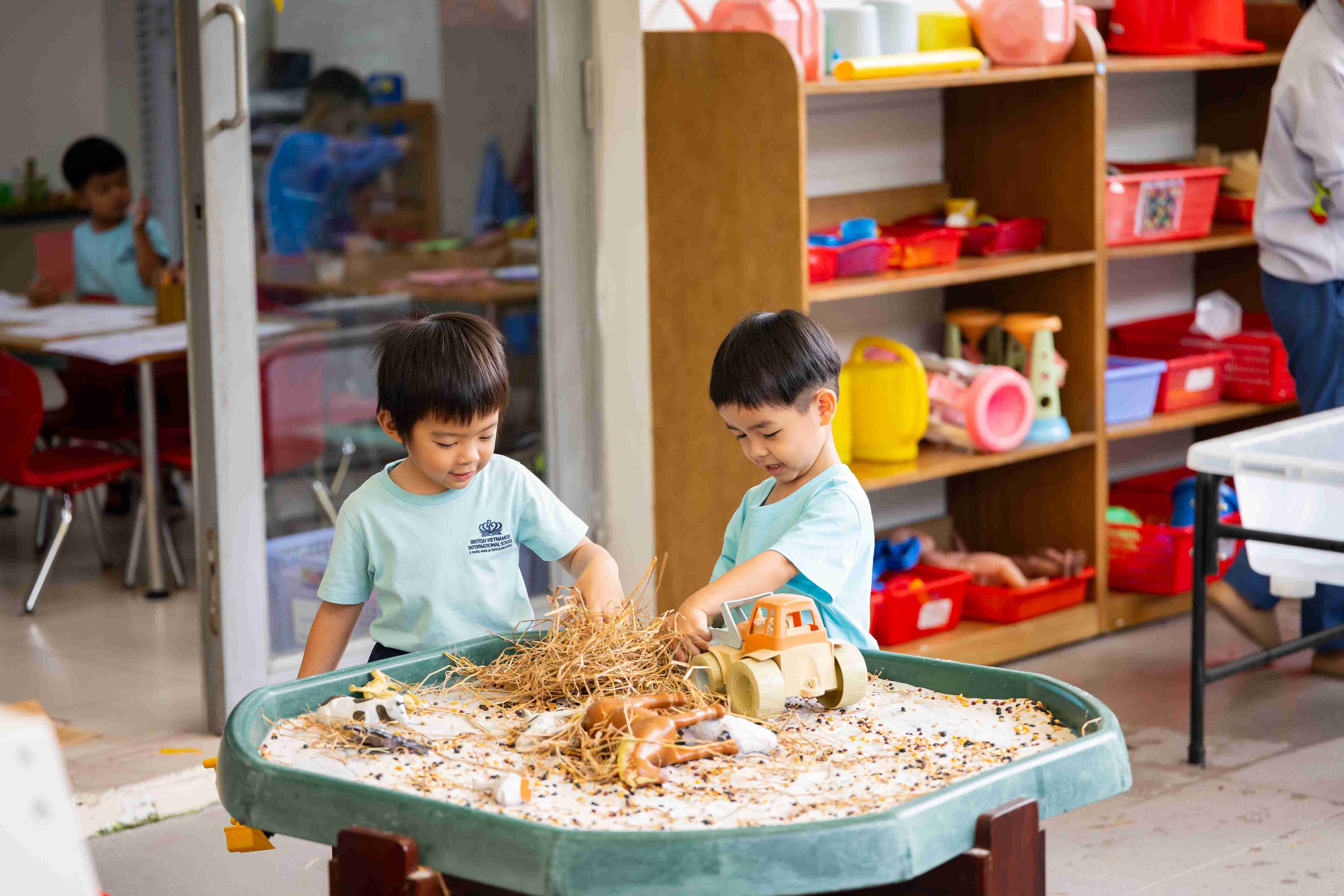 Top 5 Lợi Ích của Phương Pháp Học Mà Chơi tại BVIS - OUR TOP 5 BENEFITS OF PLAY BASED LEARNING AT BVIS
