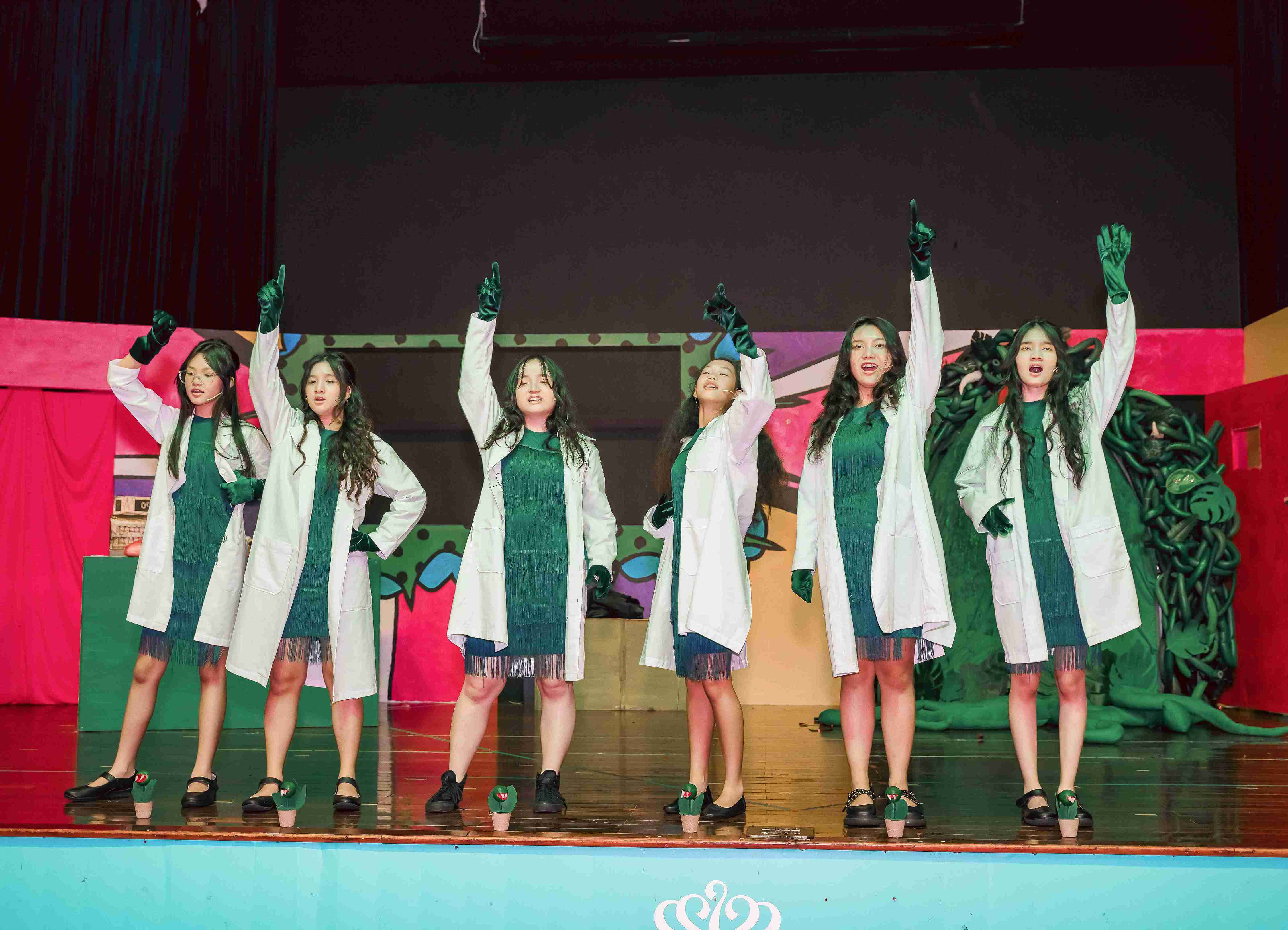 Vở kịch Little Shop of Horrors - "Bom tấn" trên sân khấu BVIS trong năm 2024! - Carousel For News Detail