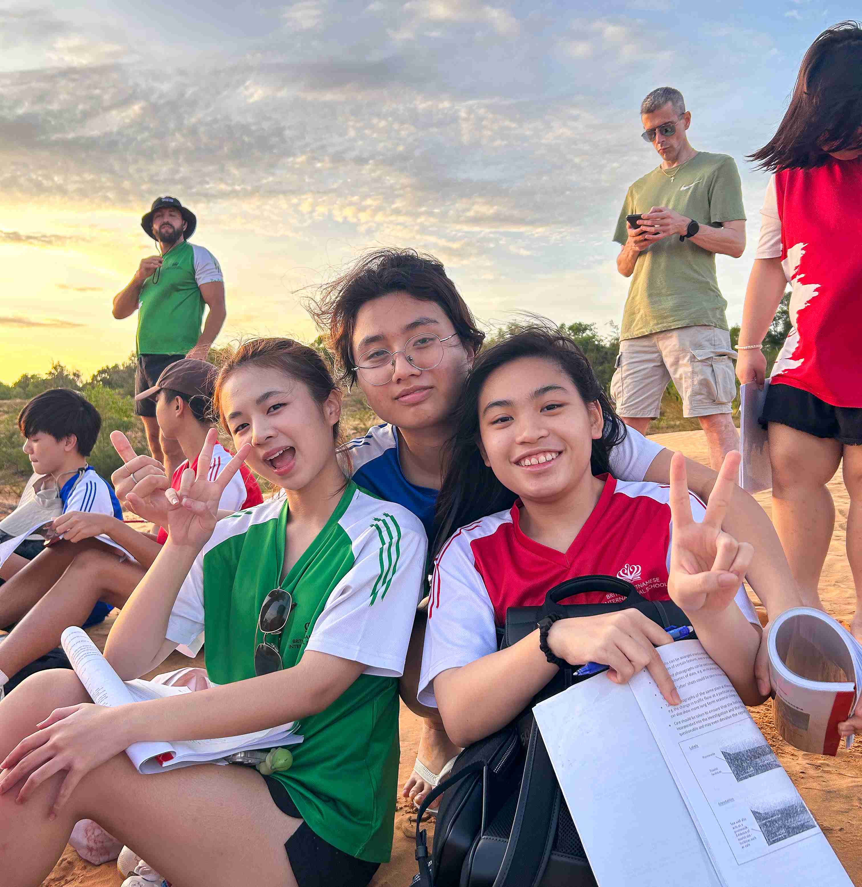 Khối 11 Trải Nghiệm Thực Địa Môn Địa Lý tại Mũi Né - Carousel For News Detail