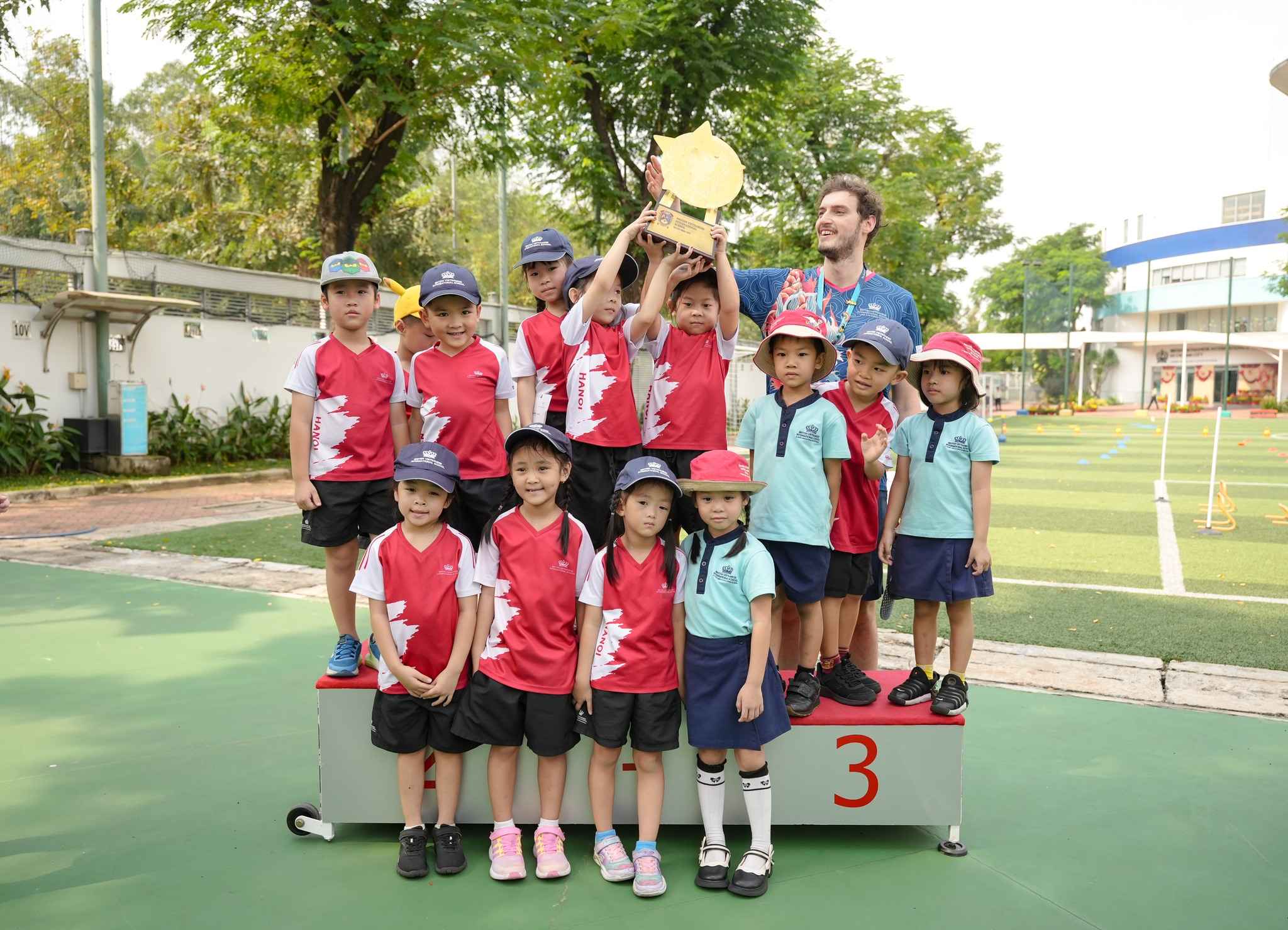 Khối Tiểu Học Nhỏ Bùng Nổ Năng Lượng tại Ngày Hội Thể Thao 2025! - Carousel For News Detail