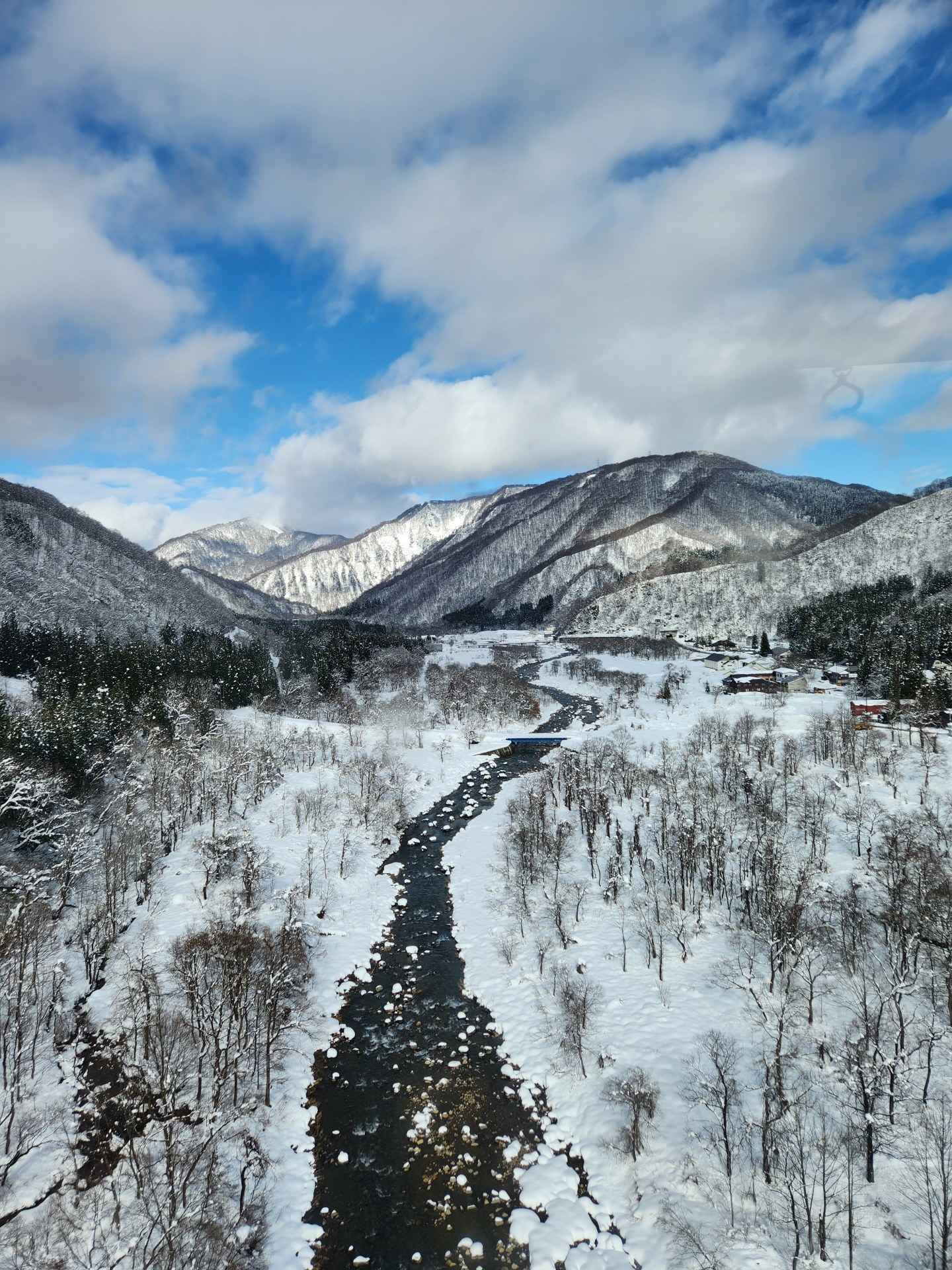 White Snow and Winter Joy – The Ski Trip Diary of BVIS in Japan! - Day 1