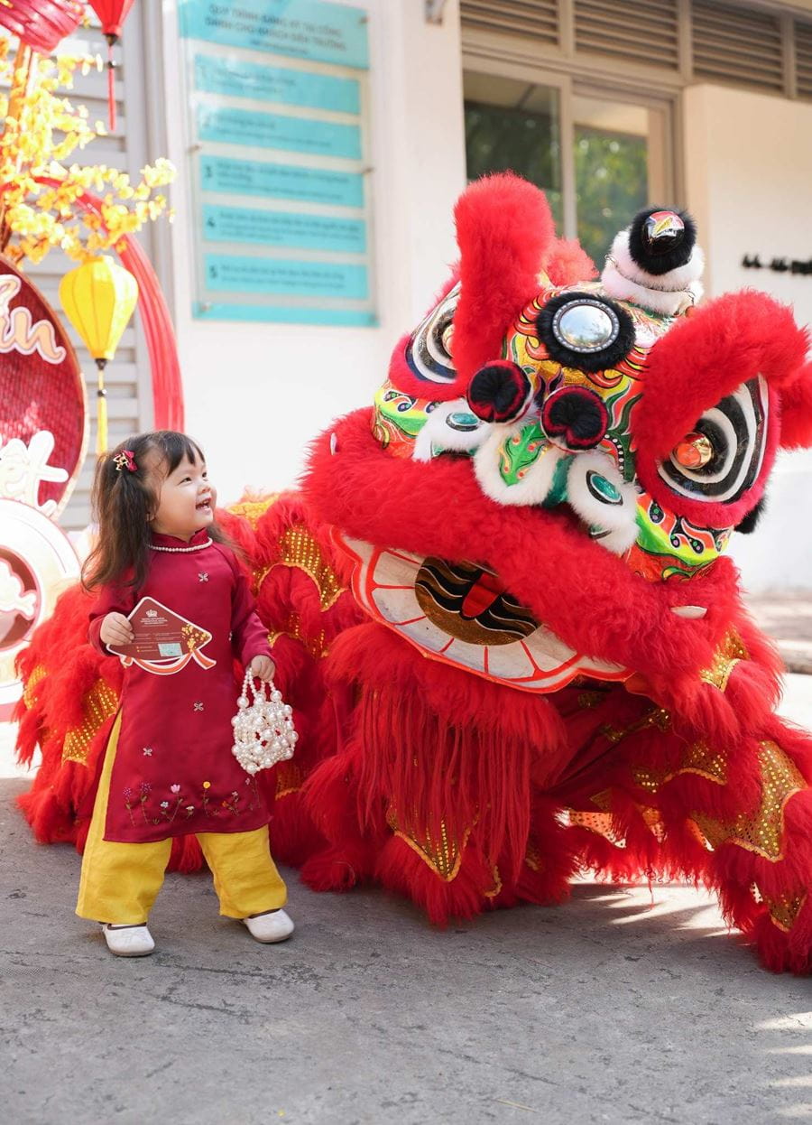 Chào Đón Xuân Ất Tỵ 2025 cùng Lễ Hội Tết Cổ Truyền - Bản Sắc Việt - Welcome the Year of the Snake 2025 with Our Traditional Tet Festival Embracing Vietnamese Heritage