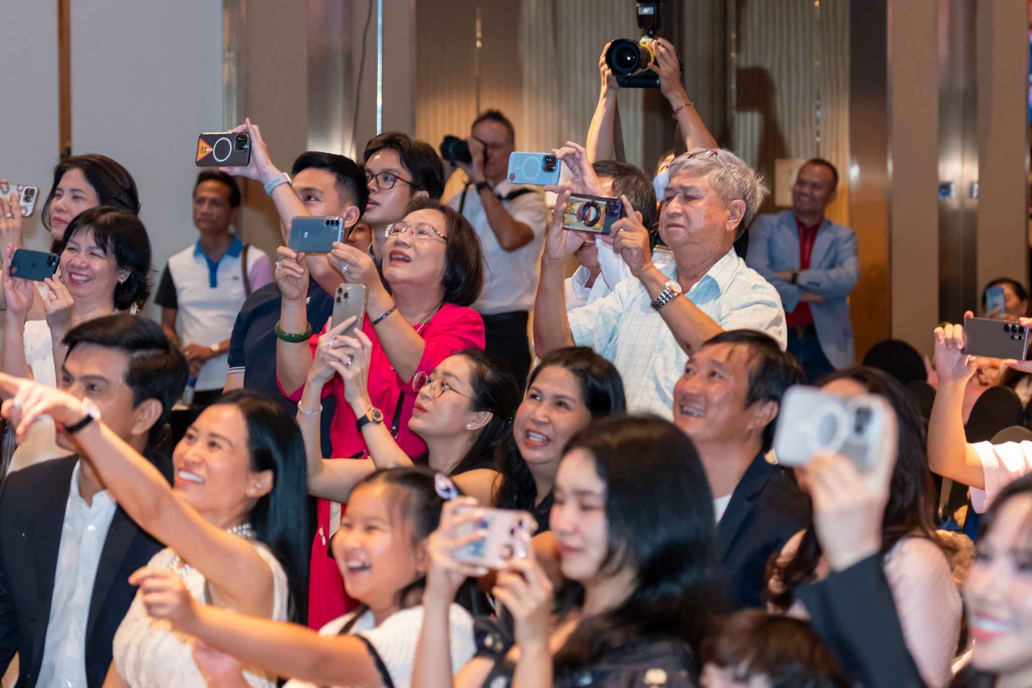 Lễ Tốt Nghiệp Niên Khóa 2025 – Dấu Mốc Trưởng Thành Và Khởi Đầu Cho Những Hành Trình Mới - Class of 2025 Graduation Ceremony A Milestone of Growth and the Beginning of New Journeys