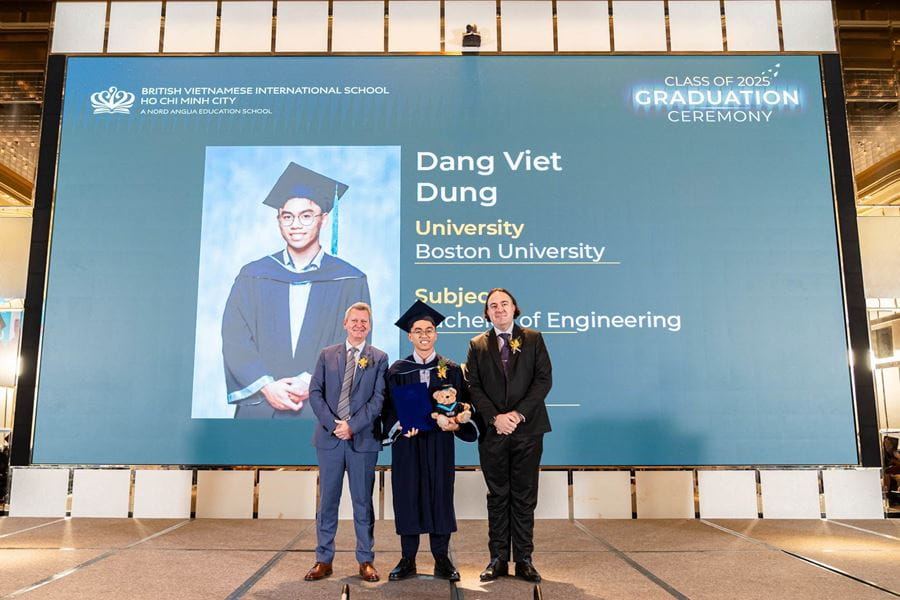Việt Dũng, Niên khóa 2025, trở thành tân sinh viên của Đại học Boston - Viet Dung Class of 2025 Alumnus Officially Joins Boston University
