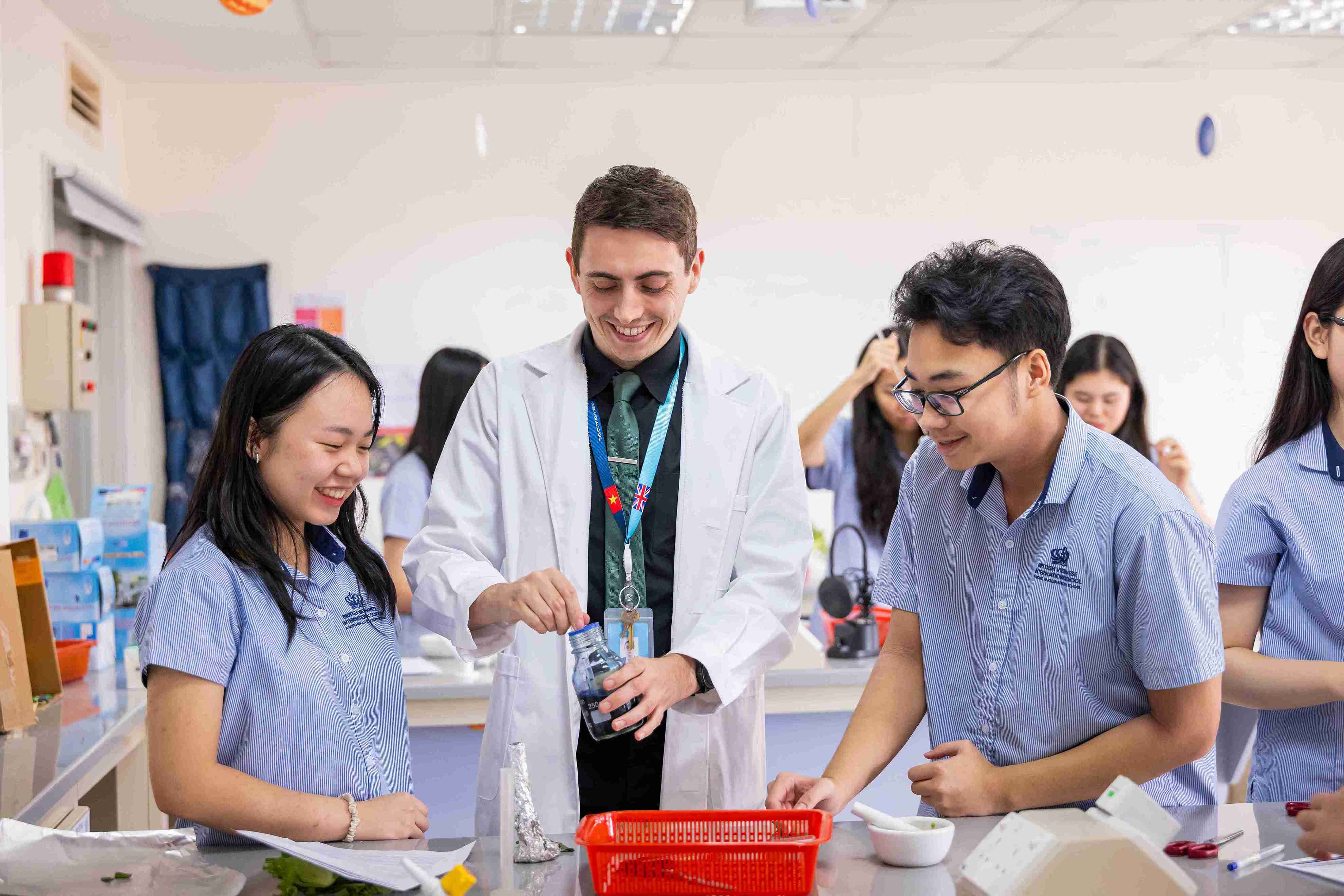 Celebrating Excellence Five BVIS HCMC Teachers Completed their Master Degree at King College London - Celebrating Excellence Five BVIS HCMC Teachers Completed their Master Degree at King College London