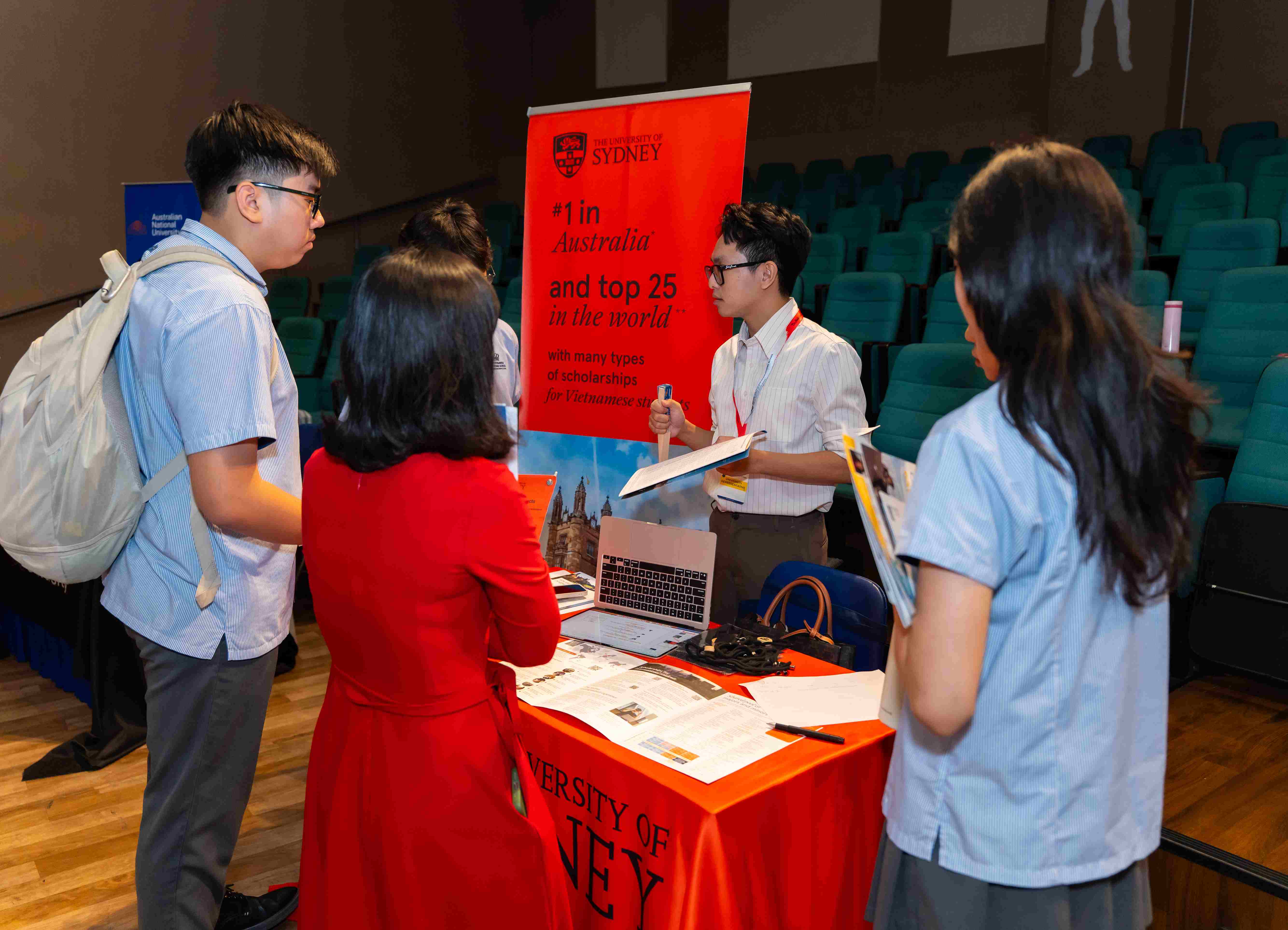 BVIS HCMC host a spectacularly successful 2025 Global University Fair - For the first time! - Carousel For News Detail