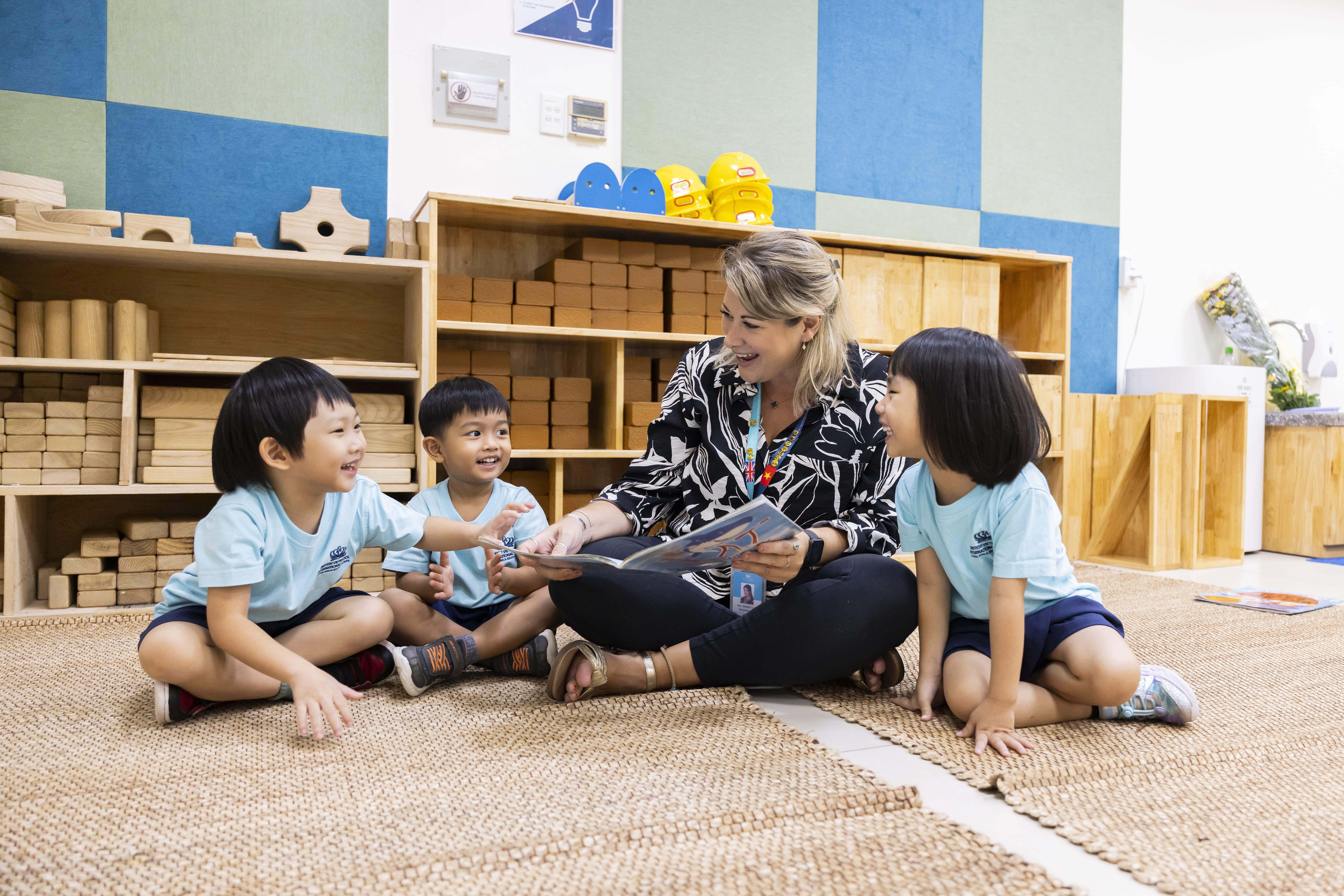 Montessori vs EYFS: Choosing the right early years curriculum for your child - Montessori vs EYFS Choosing the right early years curriculum for your child