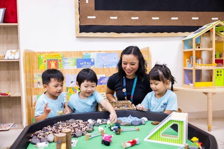Chương trình Giáo dục Quốc gia Anh giúp phát triển toàn diện