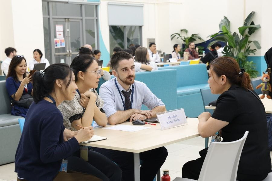 BVIS khuyến khích sự phối hợp giữa giáo viên và phụ huynh thông qua những buổi trao đổi cởi mở