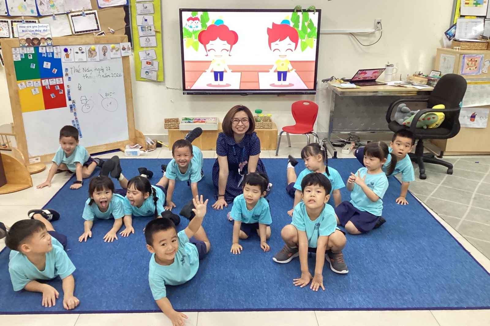 Miss Phuc and her F3 class