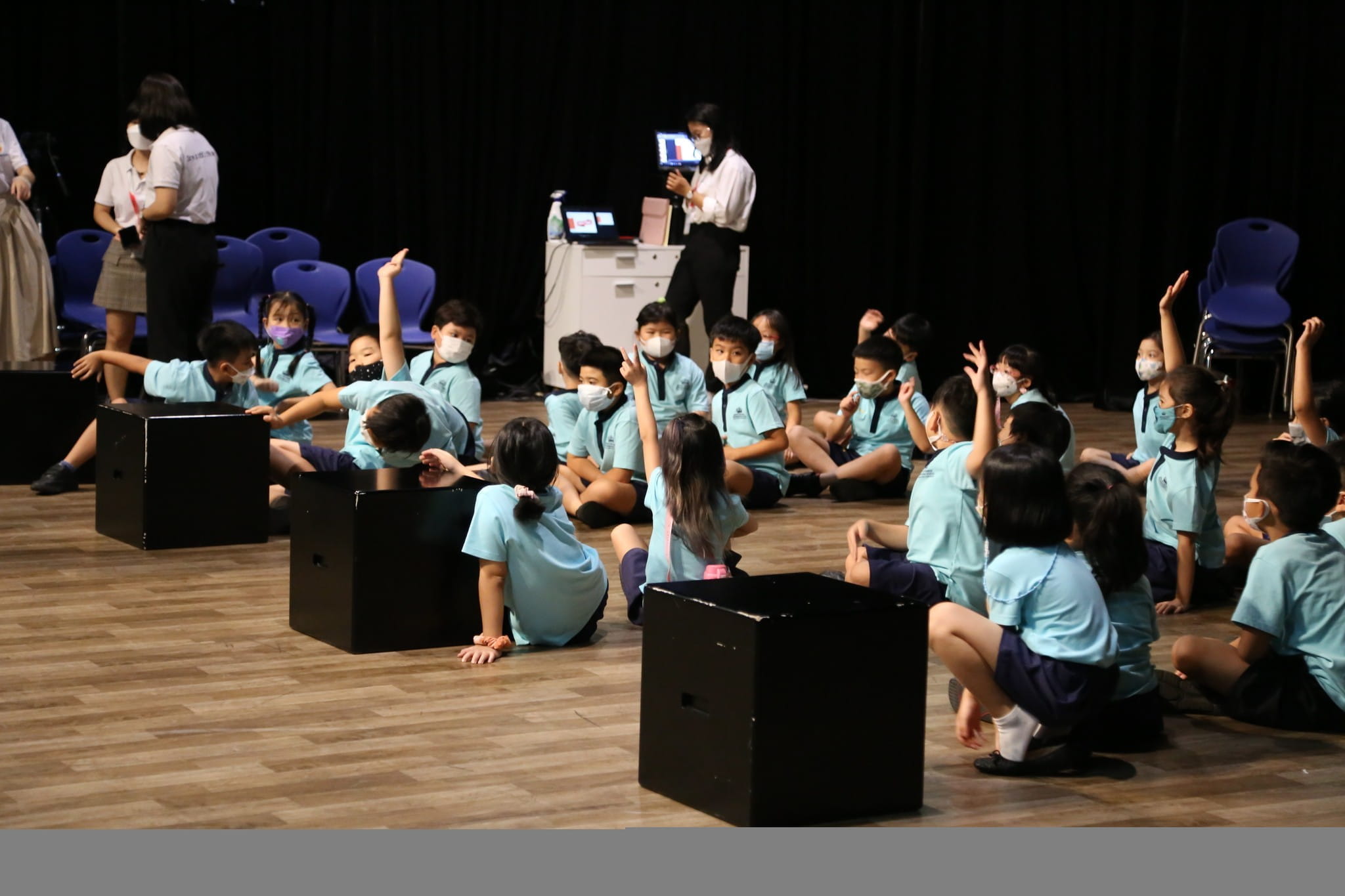 Học sinh Lớp 3 đã cùng nhau tham dự buổi hội thảo do Quỹ VinaCapital Foundation (VCF) tổ chức - Year 3 attend a workshop from VinaCapital Foundation