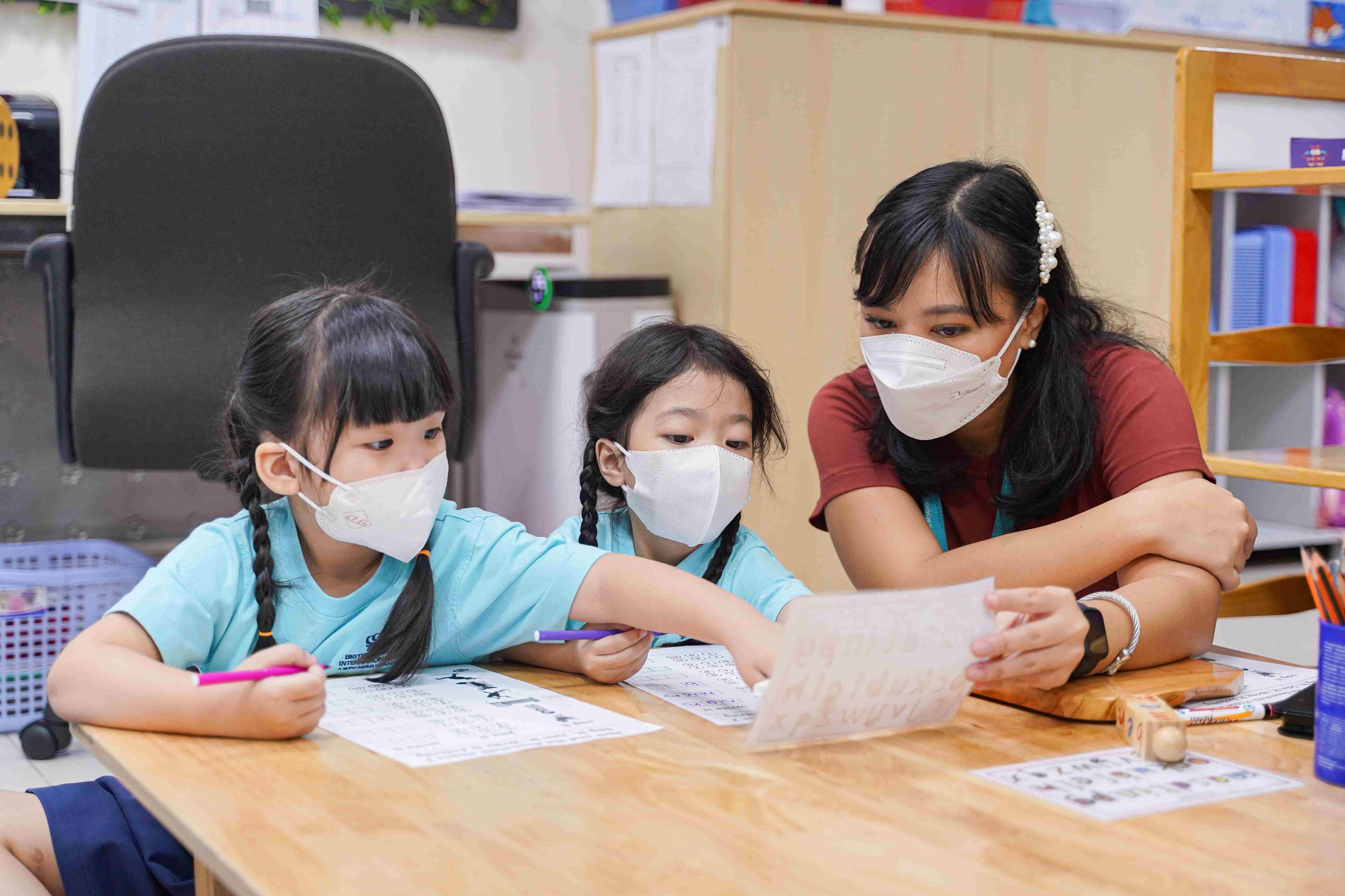 BVIS vinh dự nhận giải thưởng Đổi mới Tuyệt vời trong Giáo dục từ Phòng thương mại Anh - BVIS won the Great Innovation in Education Award from BritCham