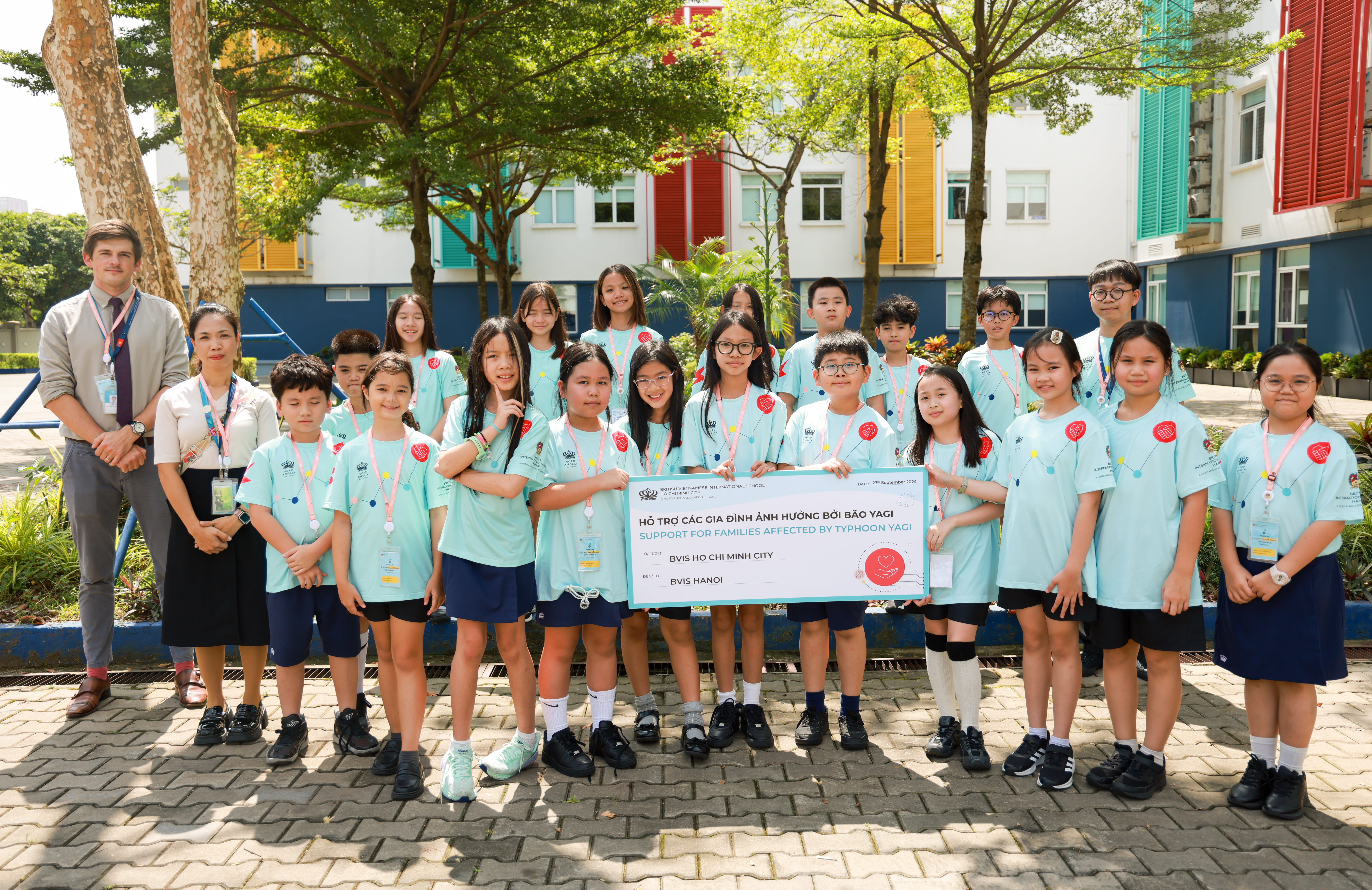 Outstanding Experiences | BVIS HCMC - 04 - Feature Cards Pattern - Creativity and Culture