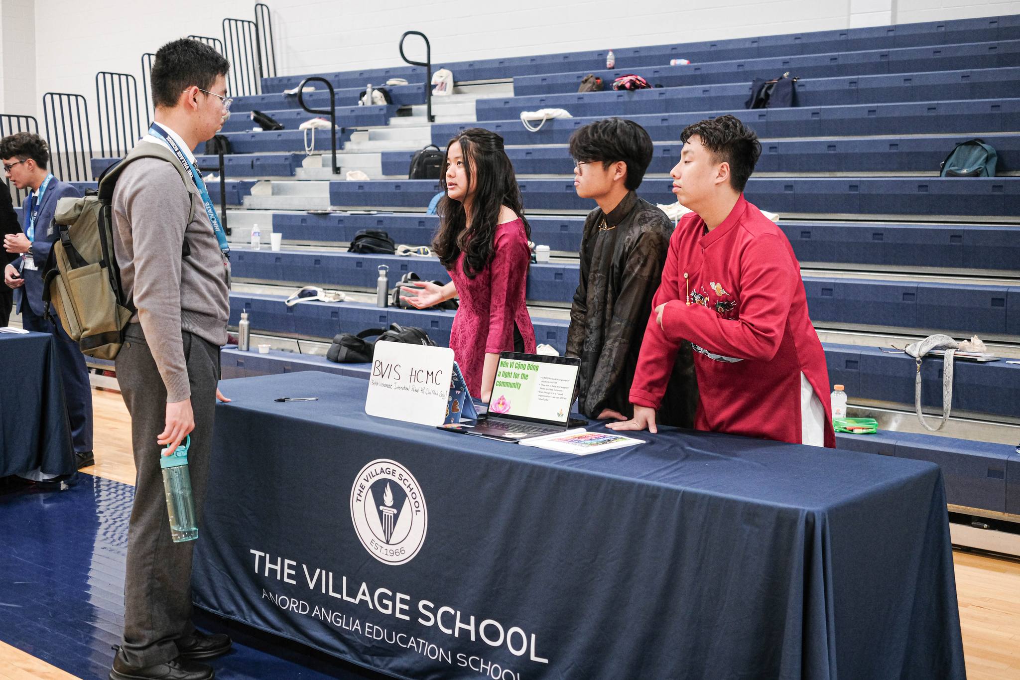 Outstanding Experiences | BVIS HCMC - 07 - Feature Cards Pattern - Expeditions