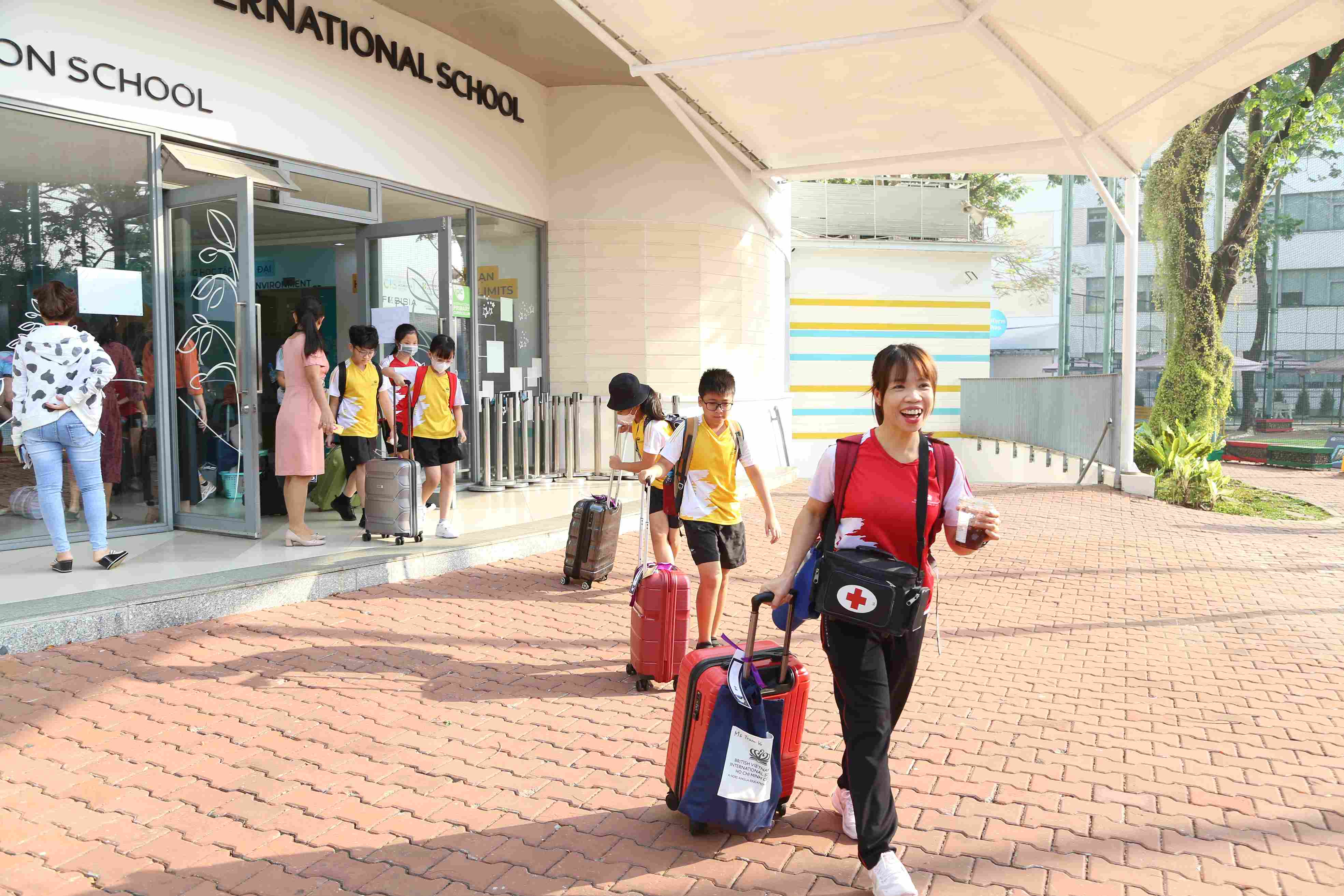 Year 6 students explore the majestic Madagui - year 6 students explore the majestic madagui