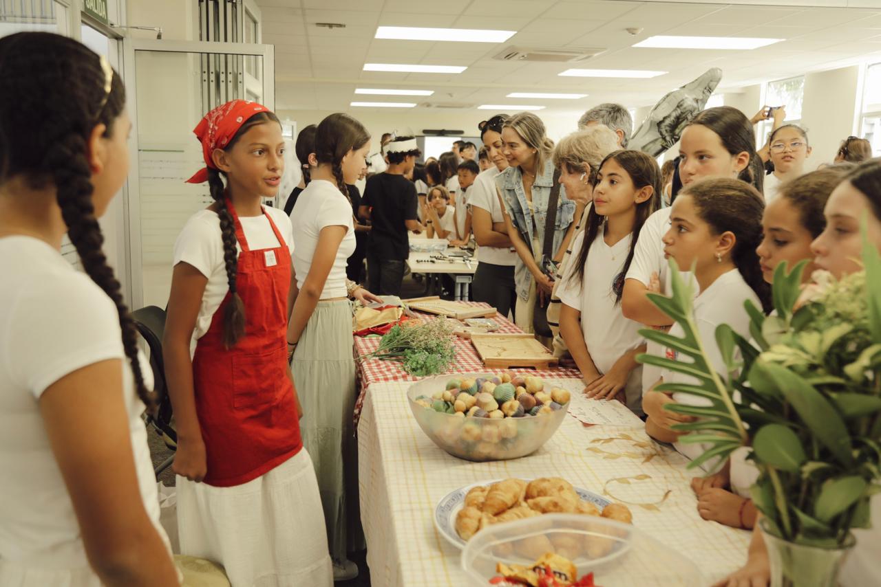 From Research to Renaissance: Three Steps in an Immersive Learning Experience - Research to Renaissance