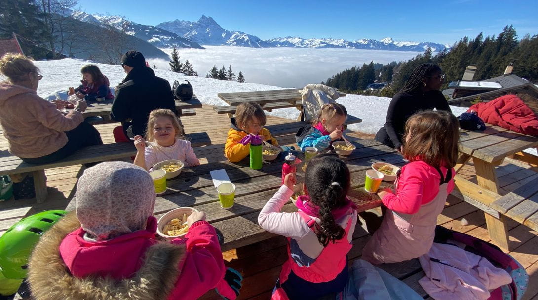 Snow for day and external students 4jpg