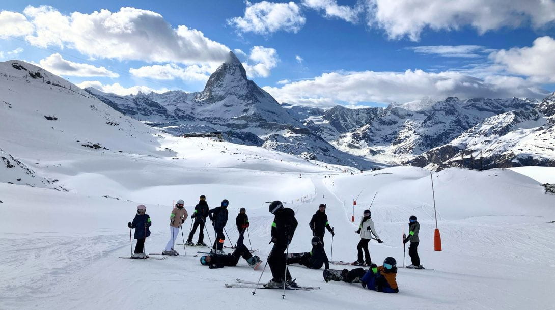 Snow for day and external students 5jpg