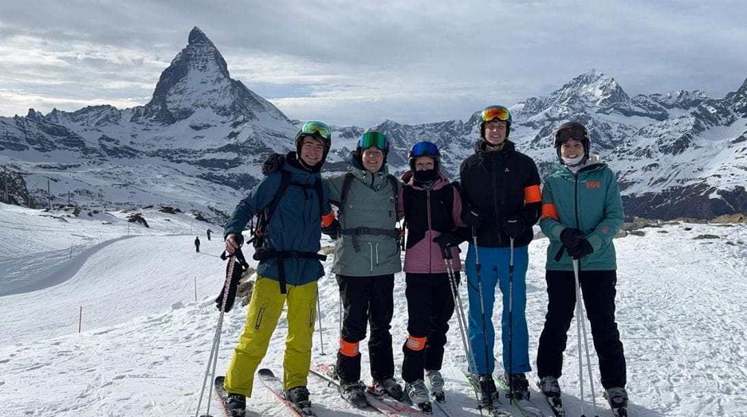 Snow for day and external students 6jpg