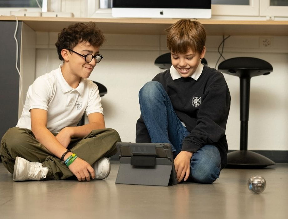 Collège Champittet | International School in Lausanne - Feature Cards - Champittet