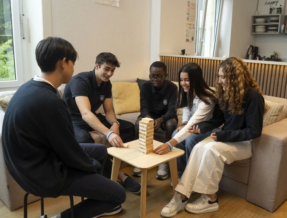 Collège Champittet | Ecole Internationale à Lausanne - Feature Cards - Champittet