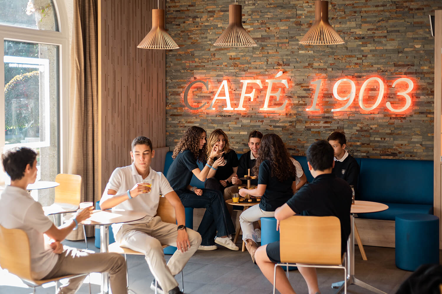 Excellence académique | Collège Champittet - Visual Time Line Image And Text Tabs - Champittet