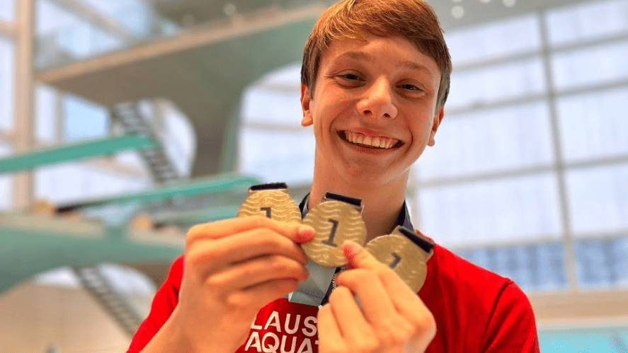 Kevin Sigona, élève à Champittet, remporte la triple médaille d'or aux Championnats suisses juniors de plongeon ! - Champittet student Kevin Sigona takes triple gold at Swiss Junior Diving Championship