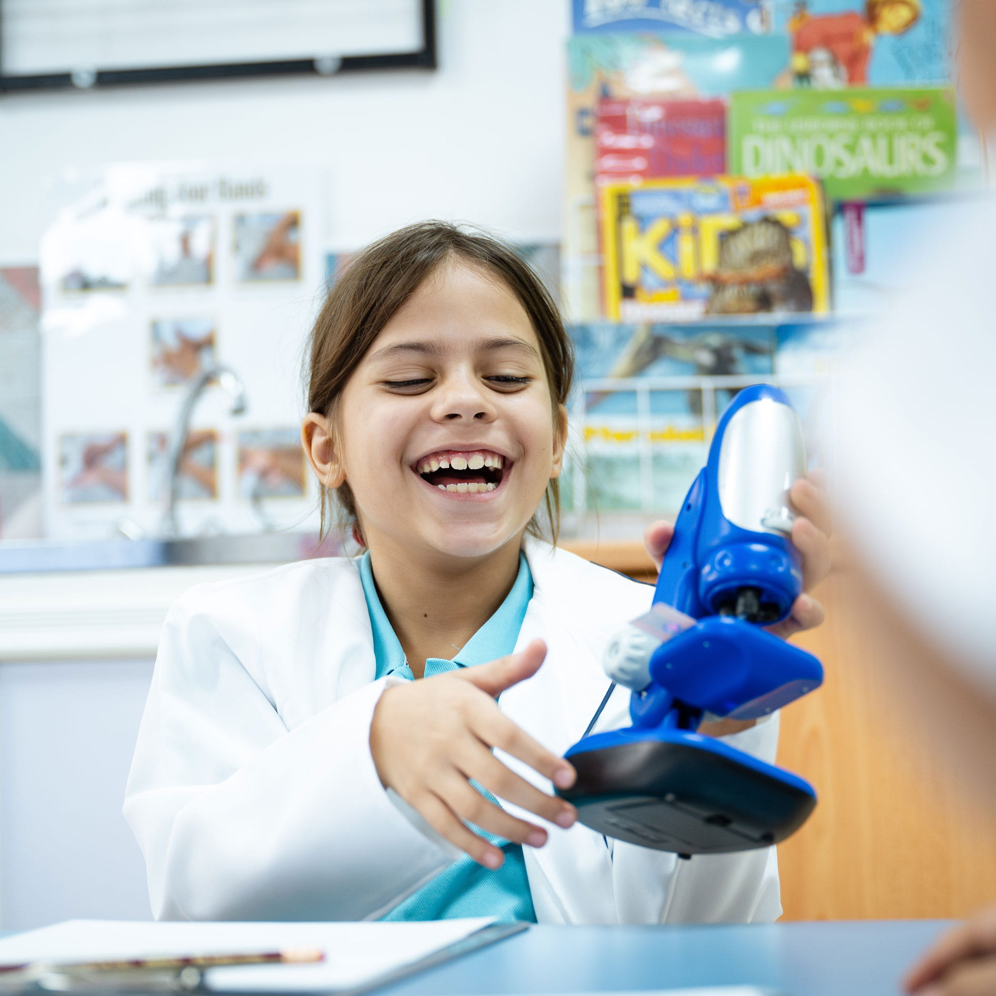 International Primary School | CIS Doha - Feature Cards Pattern