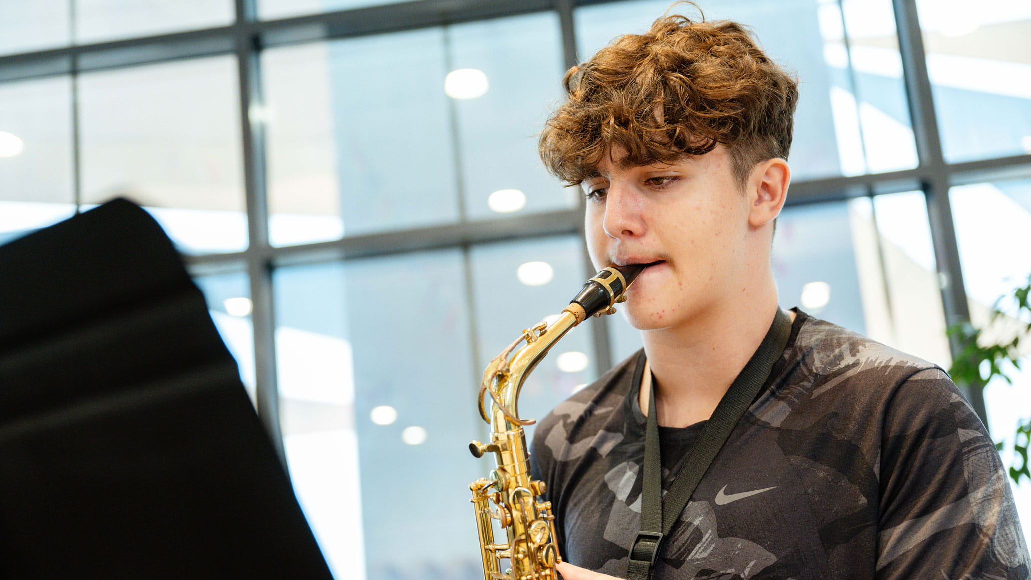 Compass International School Doha | Nord Anglia Education - Feature Cards Pattern