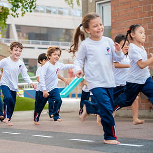 Early_years_running_children