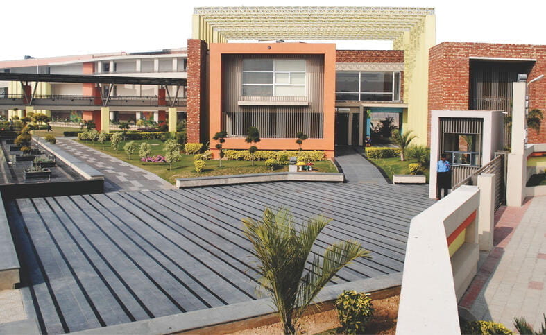 Oakridge Mohali school exterior