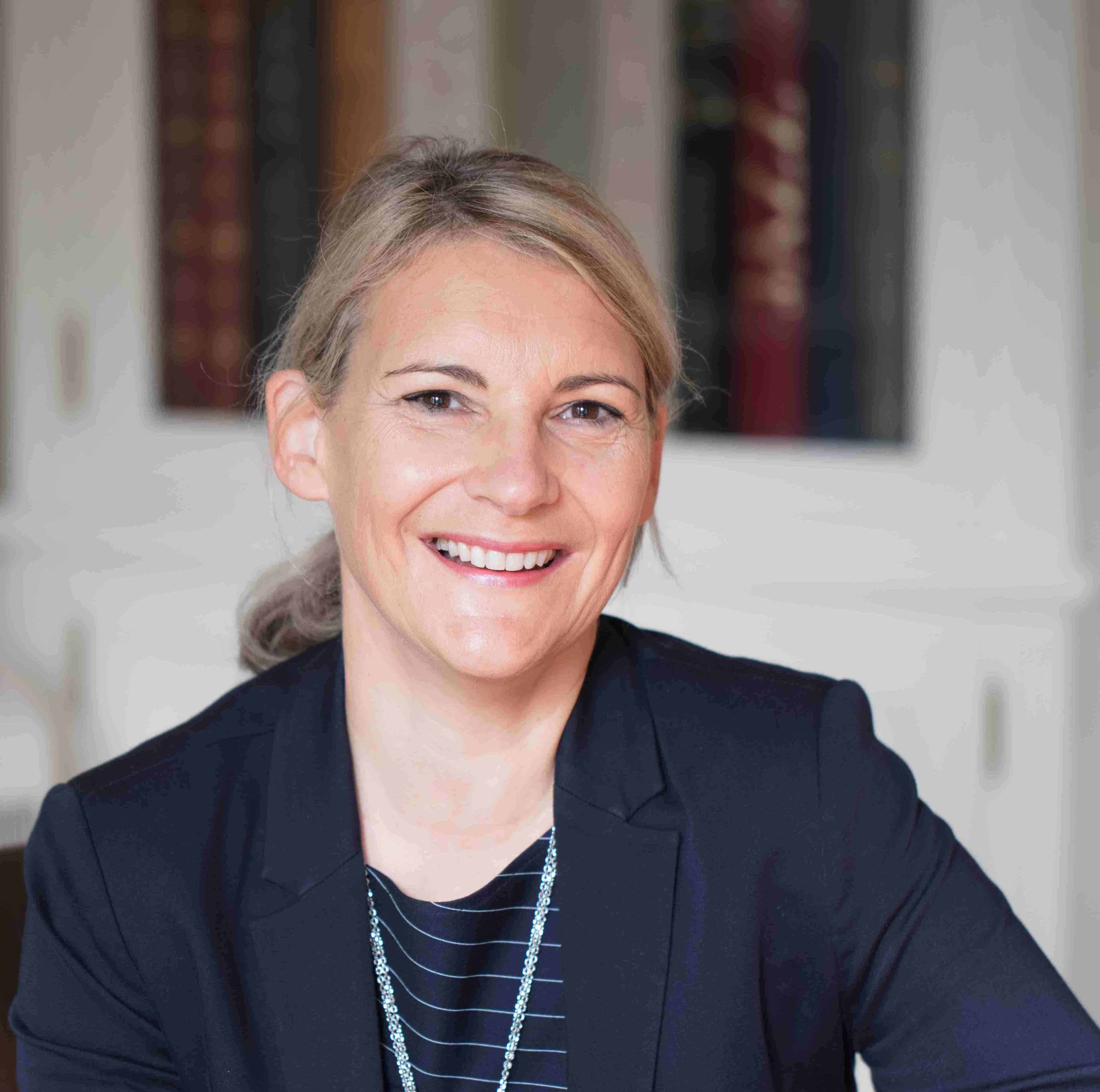 Our Teachers & Teaching Methods | Collège du Léman - Feature Cards Tabs - CDL