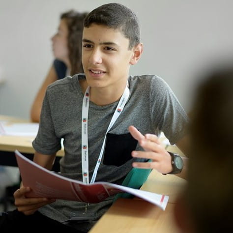 Camp d'été Pré-Université | Collège du Léman - Finance Business - Small Text And Image - CDL