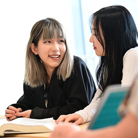 International Education Systems Comparison | Dover Court - Feature Cards Pattern