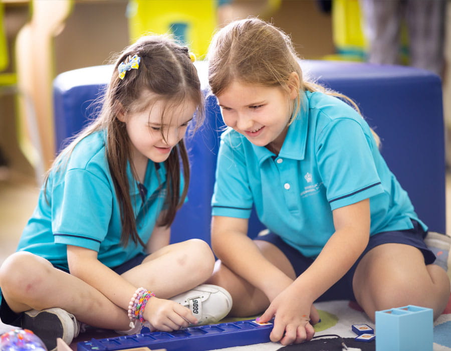 International Primary School in Singapore | Dover Court - Small Text And Image