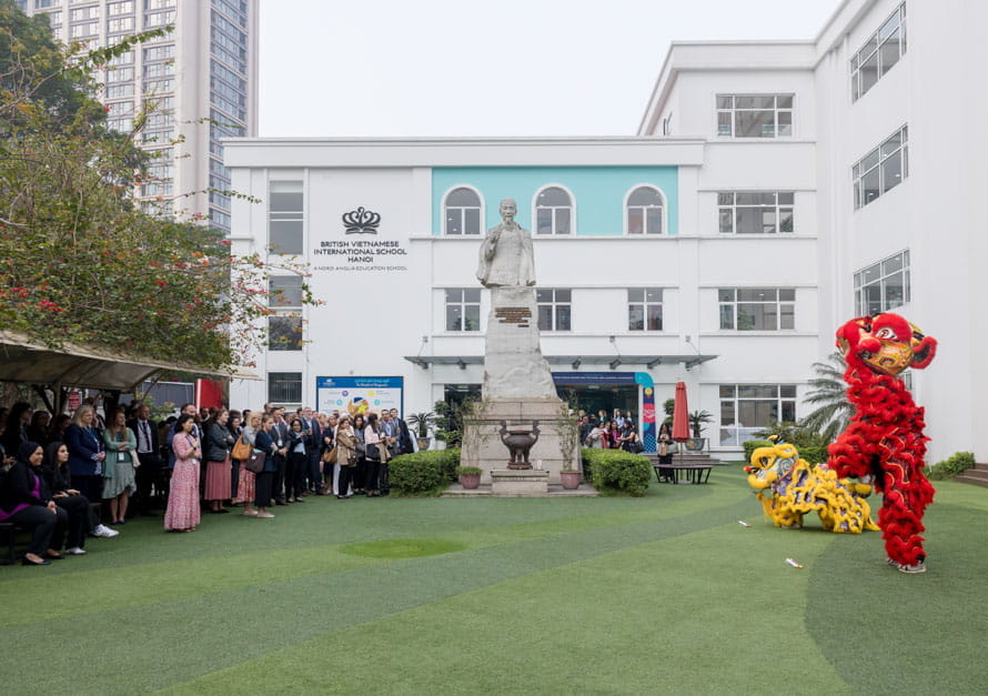 DCIS teachers explore the future of education1jpg