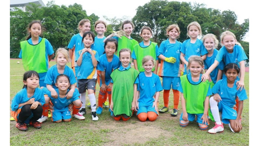 Under 8 Girls Football Team 540x329