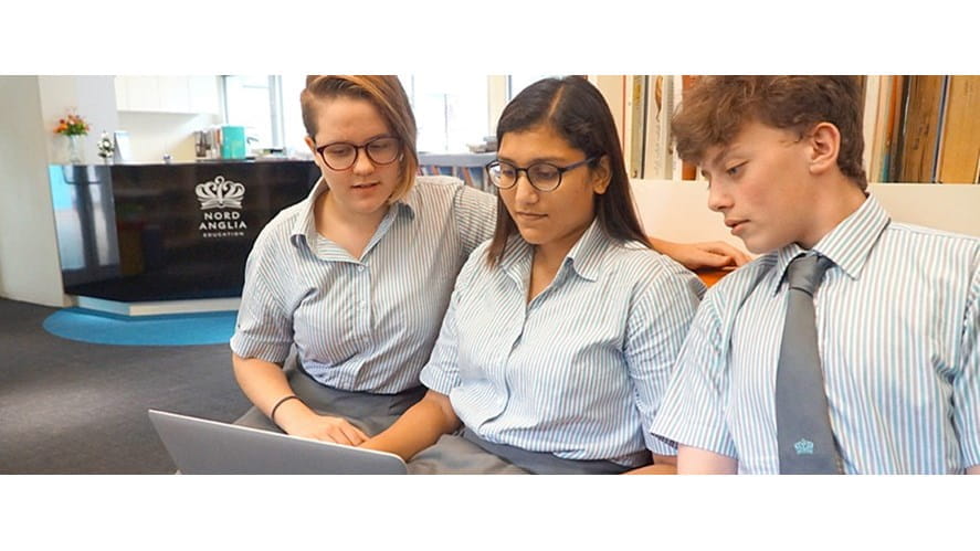 IBDPBannerAdvertForm