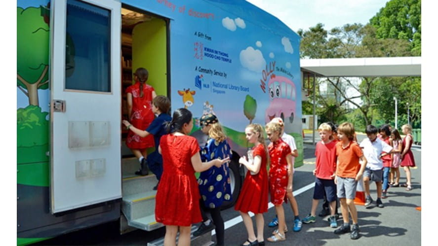 pagelinkimagemollylibrarybus