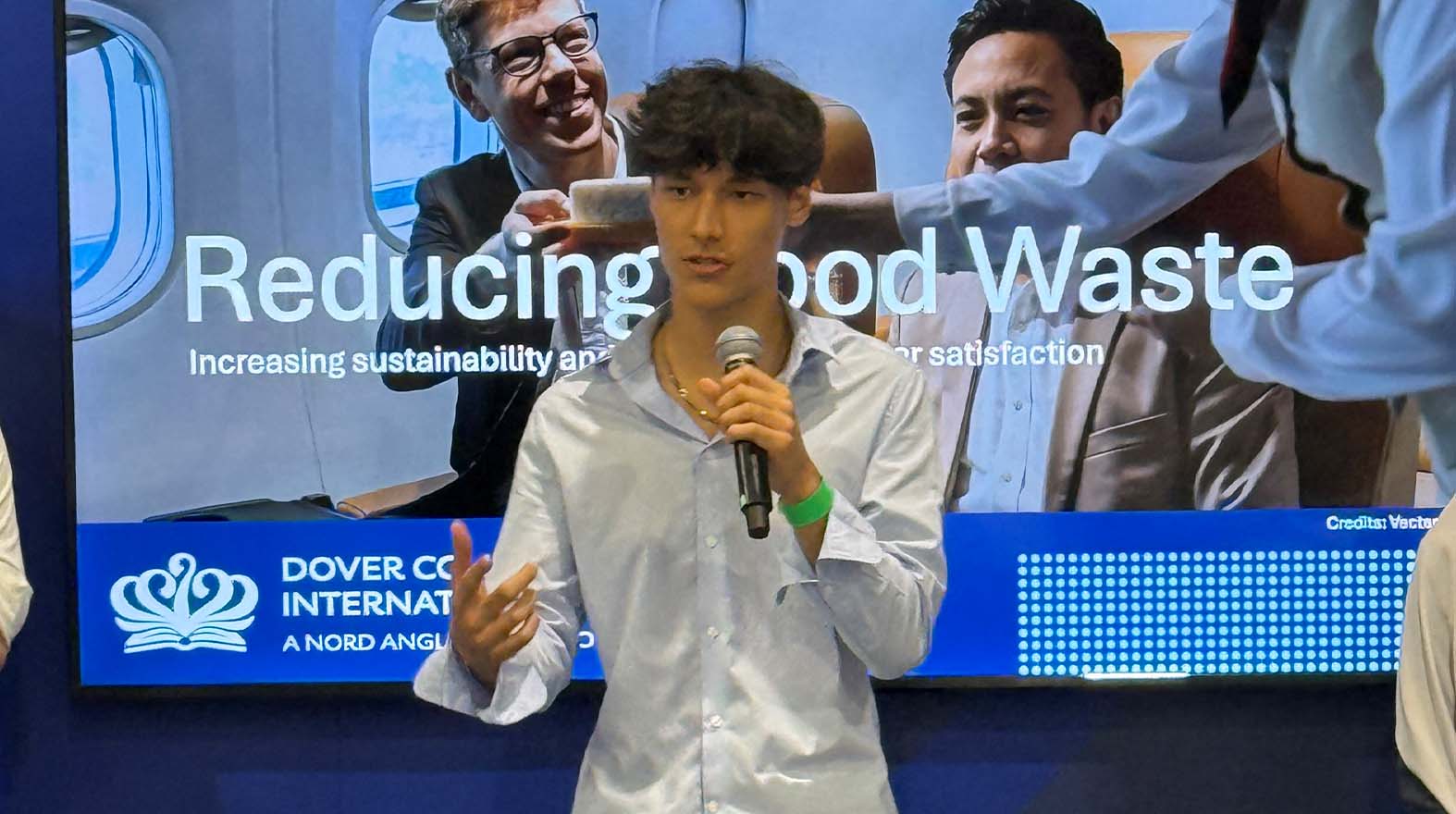 Dover Court Students Present Sustainable Aviation Solution at Singapore Airshow - Dover Court Students Present Sustainable Aviation Solution at Singapore Airshow