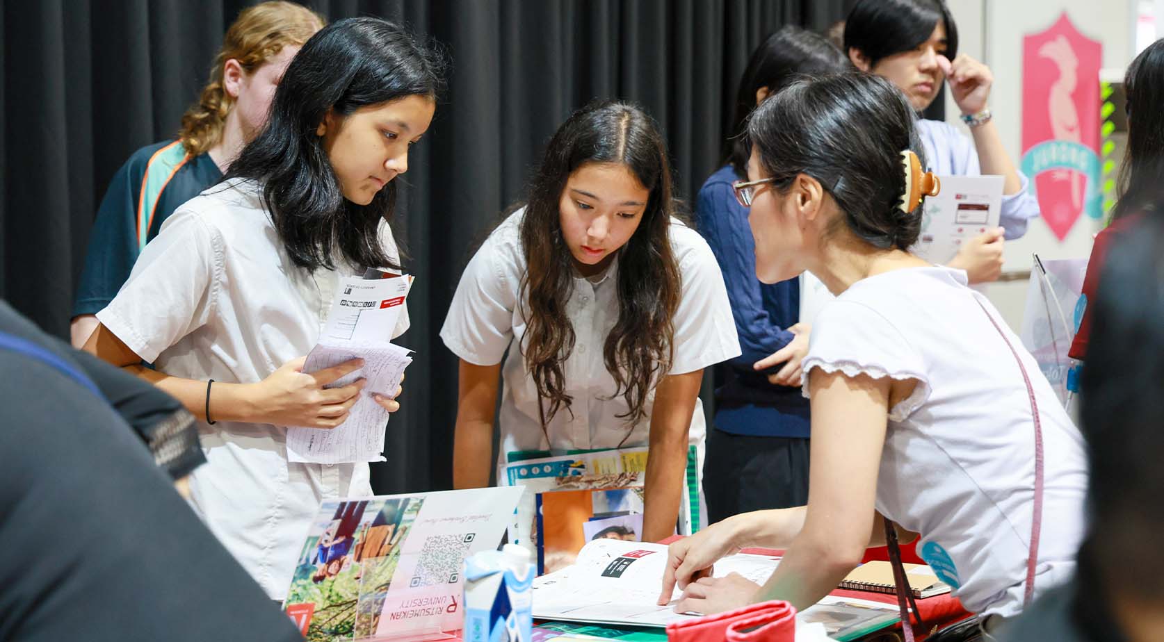 How to Get the Most Out of a University Fair | DCIS - how-to-get-the-most-out-of-a-university-fair