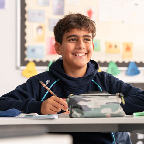 International Education Systems Comparison | Dover Court - Feature Cards Pattern