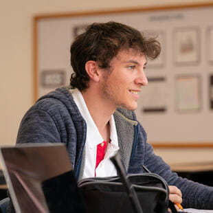 Requisitos de admisión | Eton School Mexico | Nord Anglia - Feature Cards Pattern 2