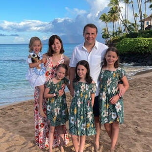 Excelencia académica | Eton School Mexico | Nord Anglia - Feature Cards Pattern - What Alumni Say