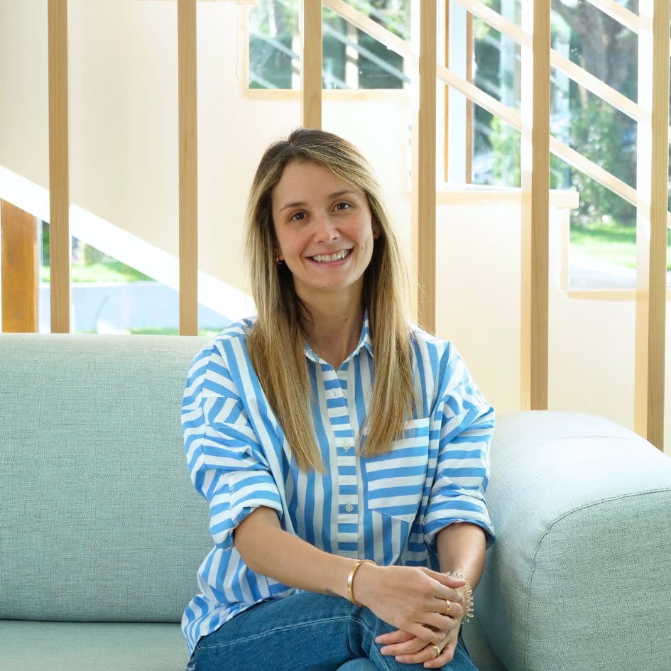 Private School in Madrid | International College Spain - Feature Cards Pattern