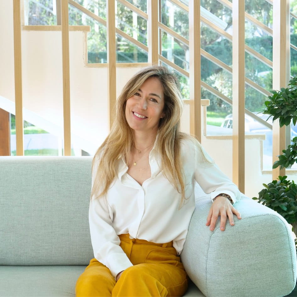 Private School in Madrid | International College Spain - Feature Cards Pattern