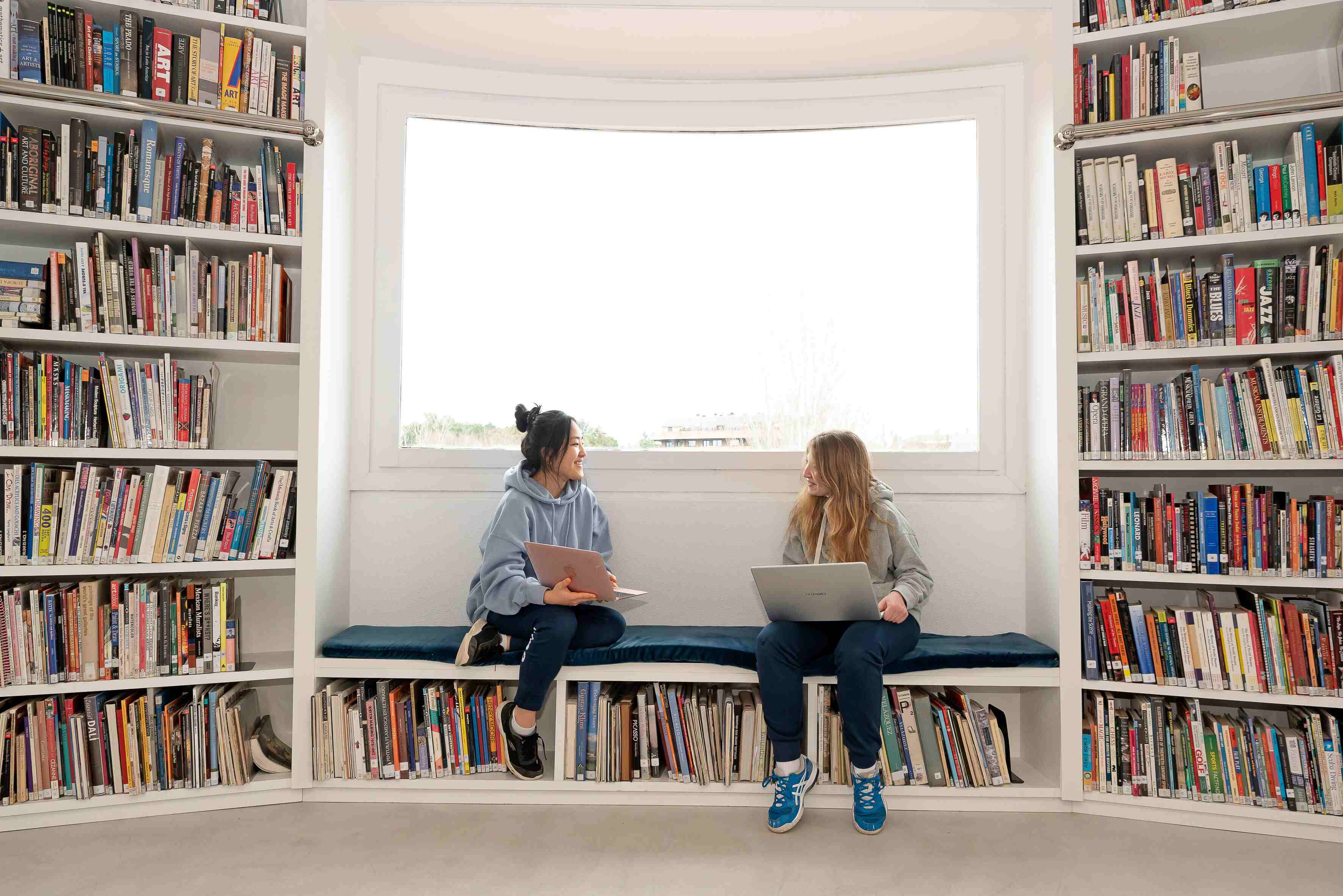 ICS Campus | International College Spain - Image-50-50 checklist