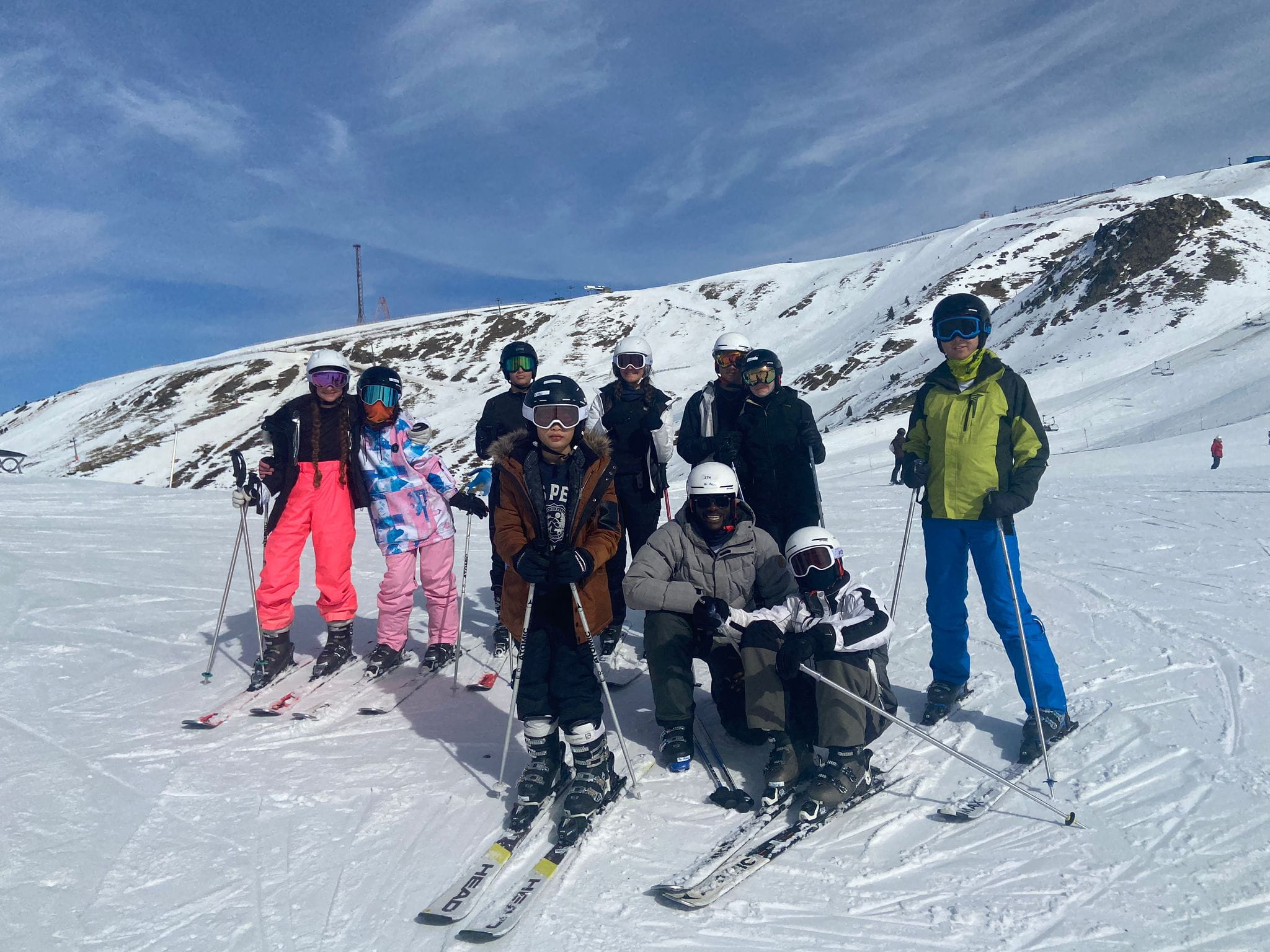 Outstanding Experiences | International College Spain - 07 - Feature Cards Pattern - Expeditions