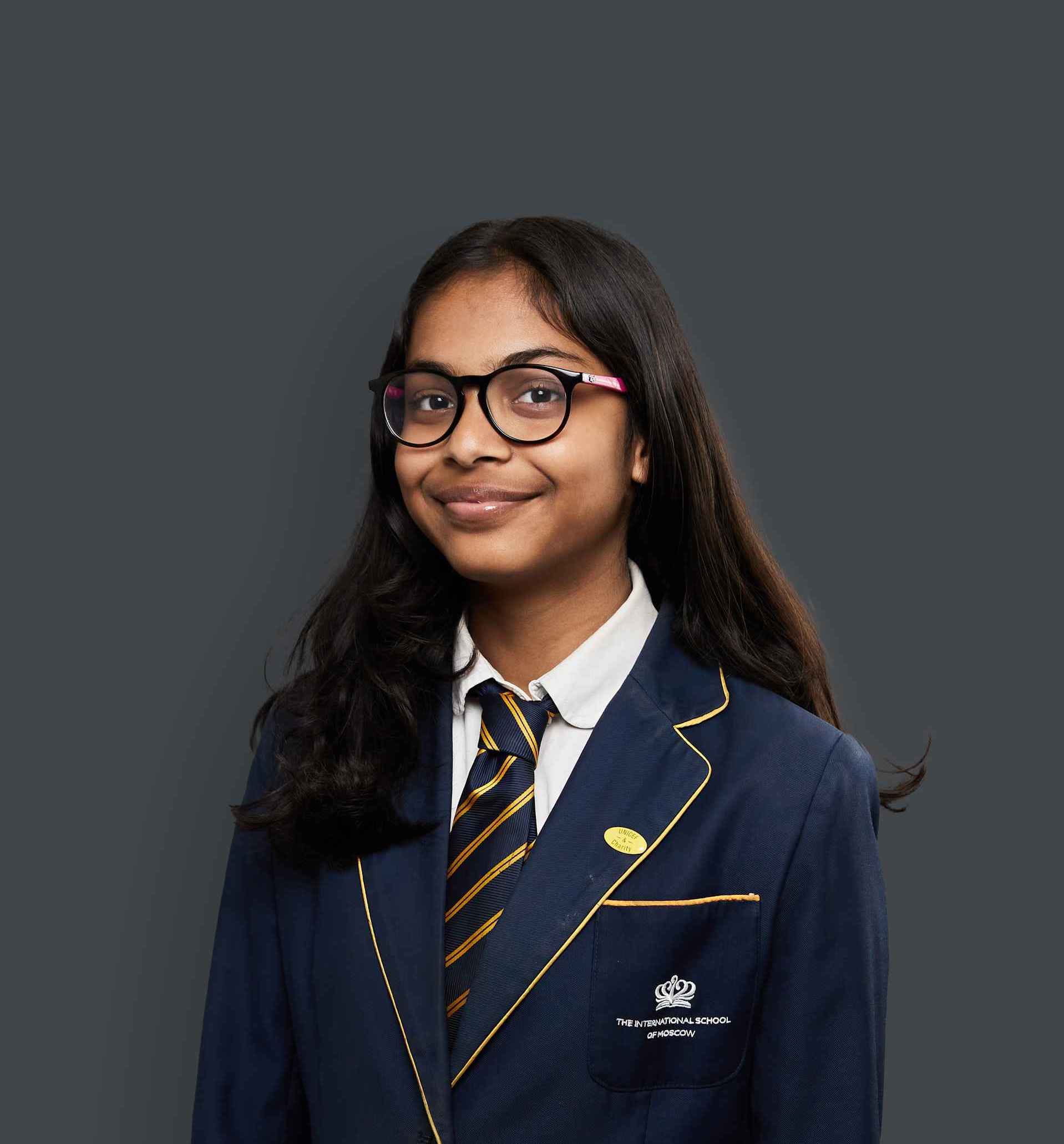 Private Schools in Moscow, Russia | ISM - Feature Cards Pattern